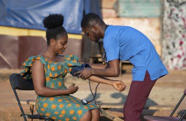 africa-humanitarian-aid-doctor-taking-care-patient